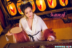 TouTiao 2017-11-22: Model Xuan Chen (萱 宸) (15 photos)